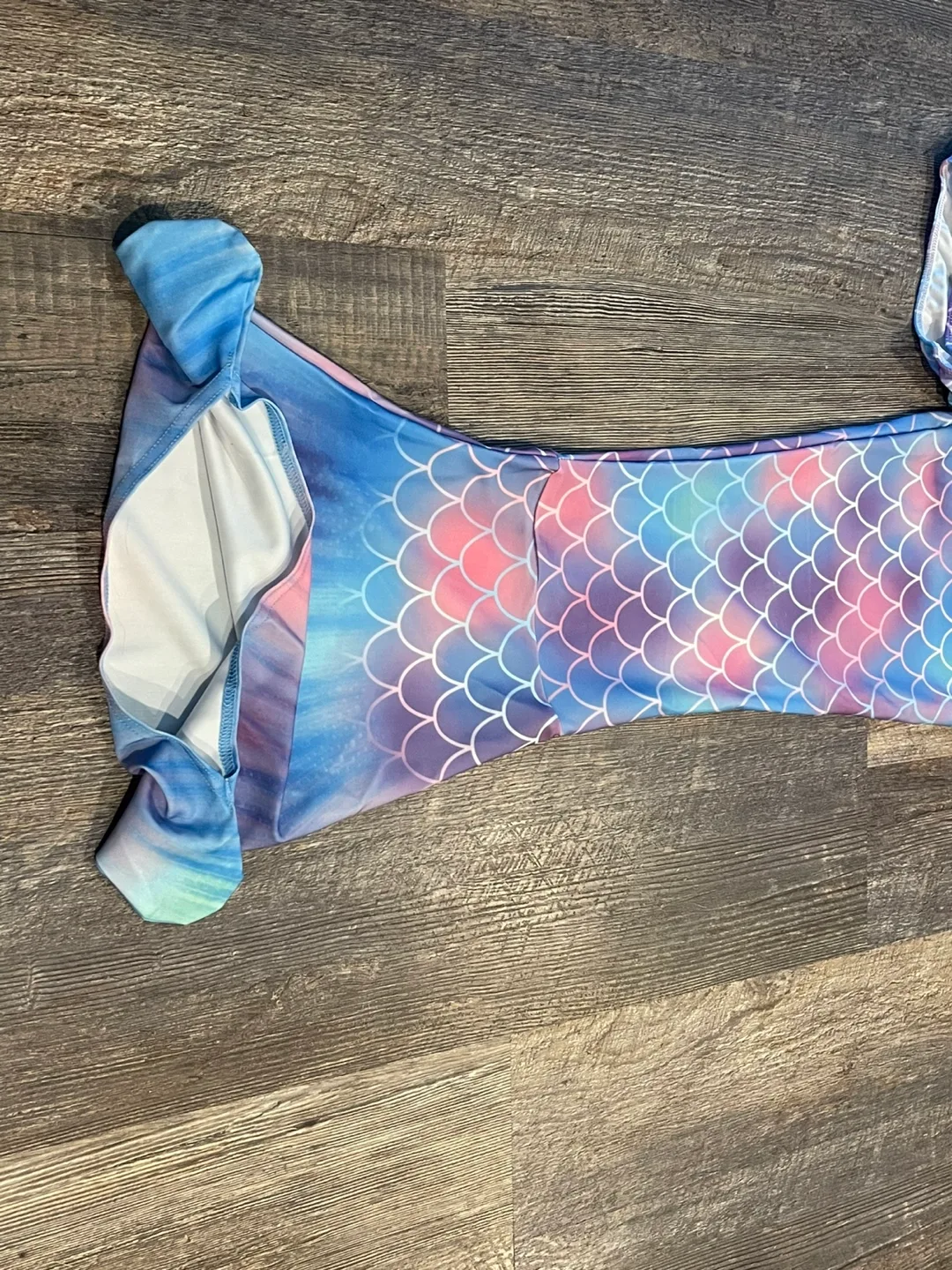 New Mermaid Swimsuit for Girls Size S image indicator(5)