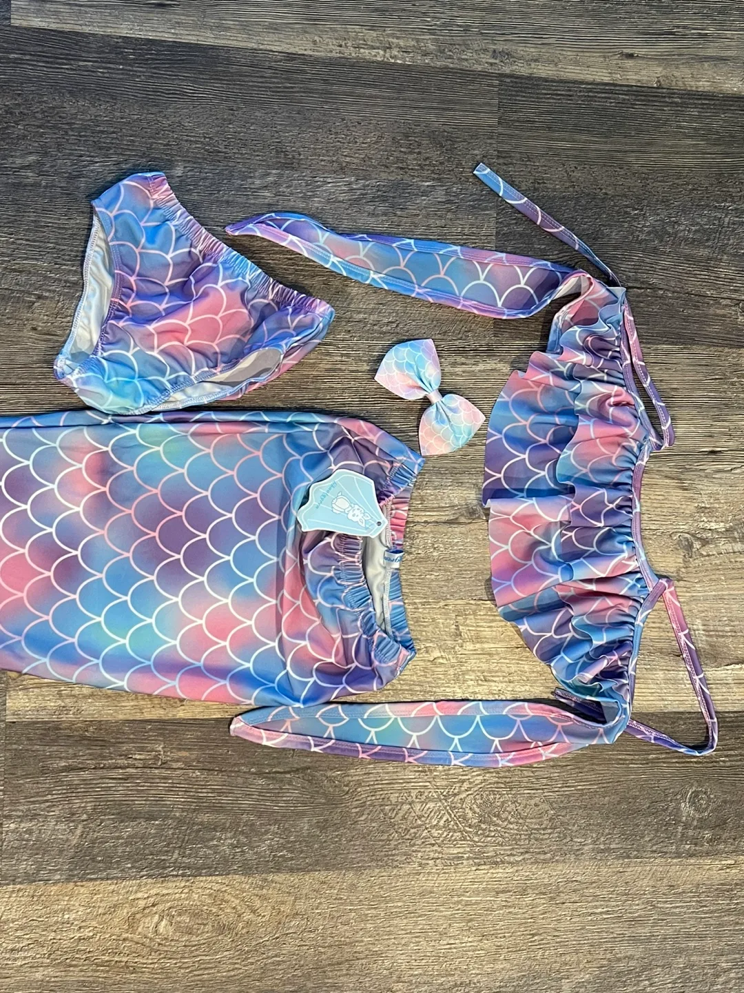 New Mermaid Swimsuit for Girls Size S image indicator(3)