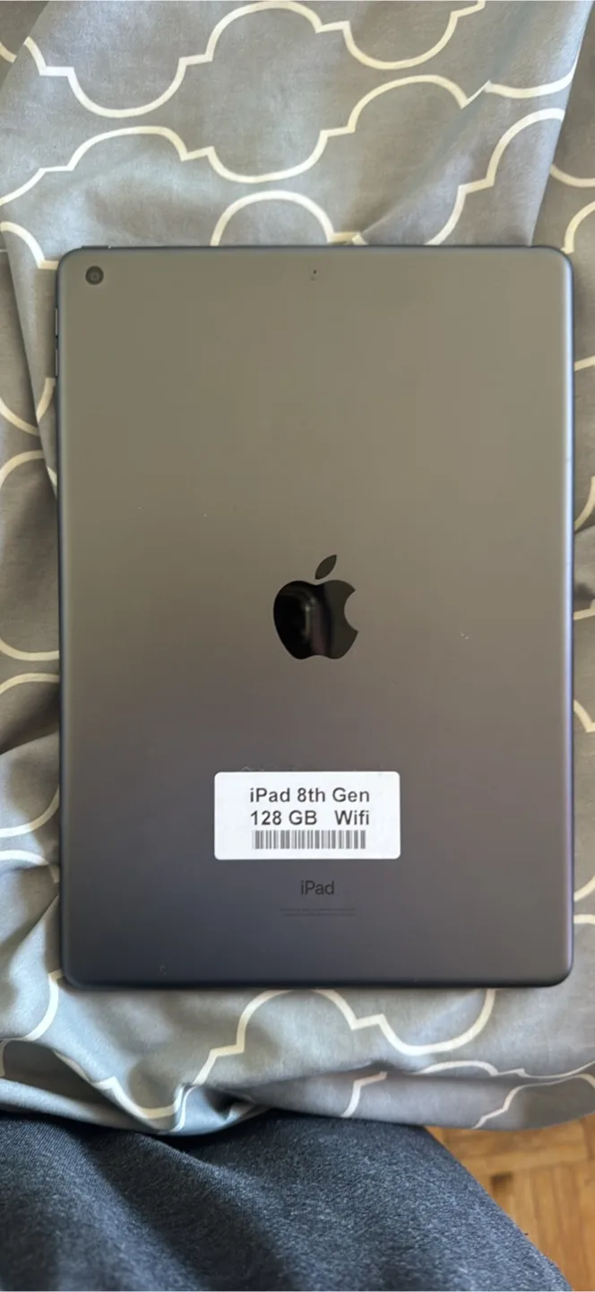 iPad 8th Gen 128GB Wifi thumbnail