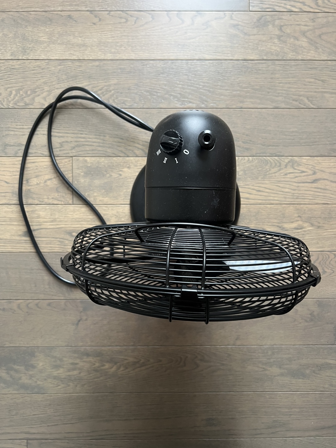 Hunter Table Oscillating Fan (NOT A FULL STANDING FAN) - photo 2