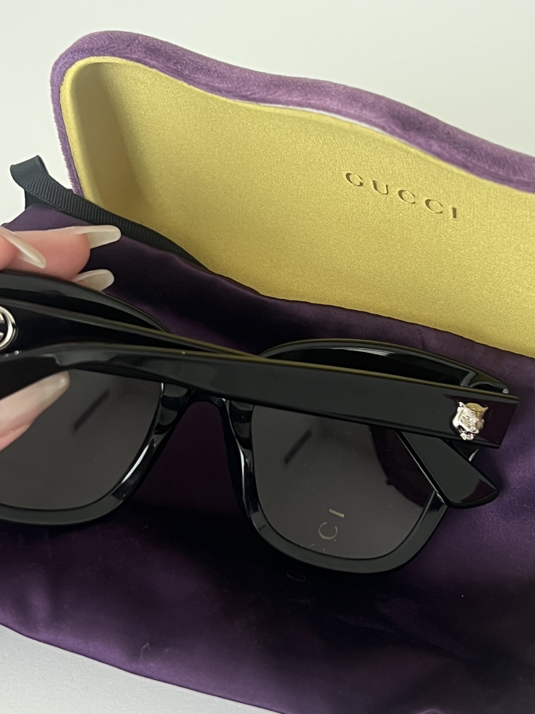 Gucci Black Sunglasses with Case - photo 3