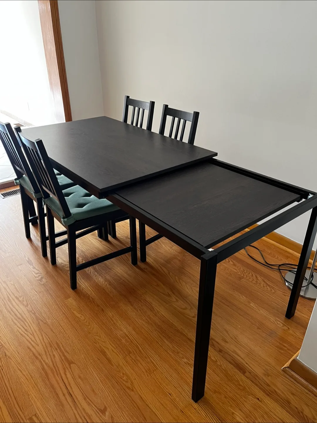IKEA set with extendable table and 4 chairs thumbnail