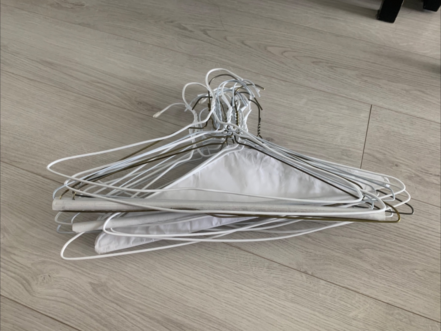 Clothes Hangers - Variety - photo 2