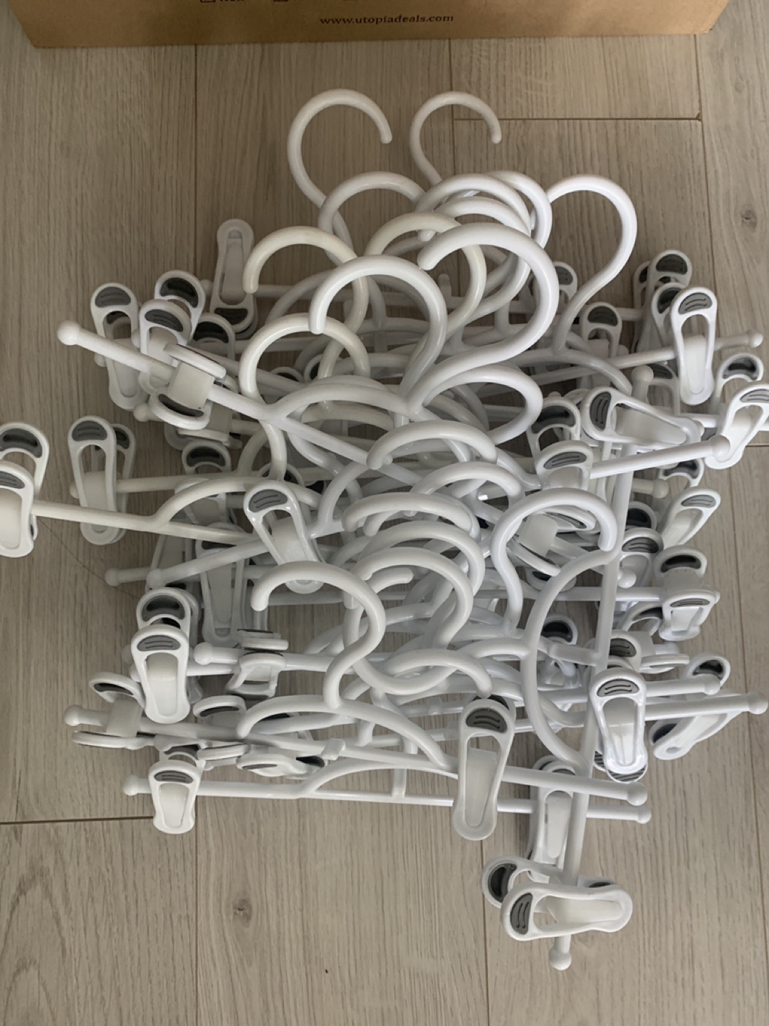 Clothes Hangers - Variety - photo 3