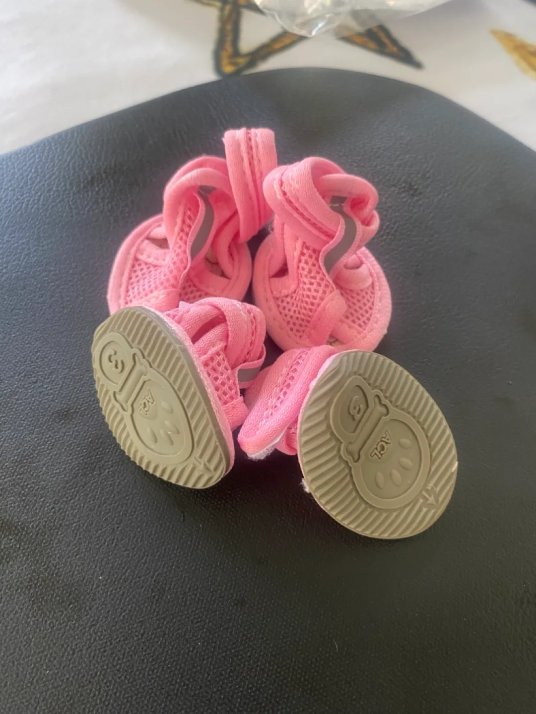 Pink dog sandals image indicator(2)
