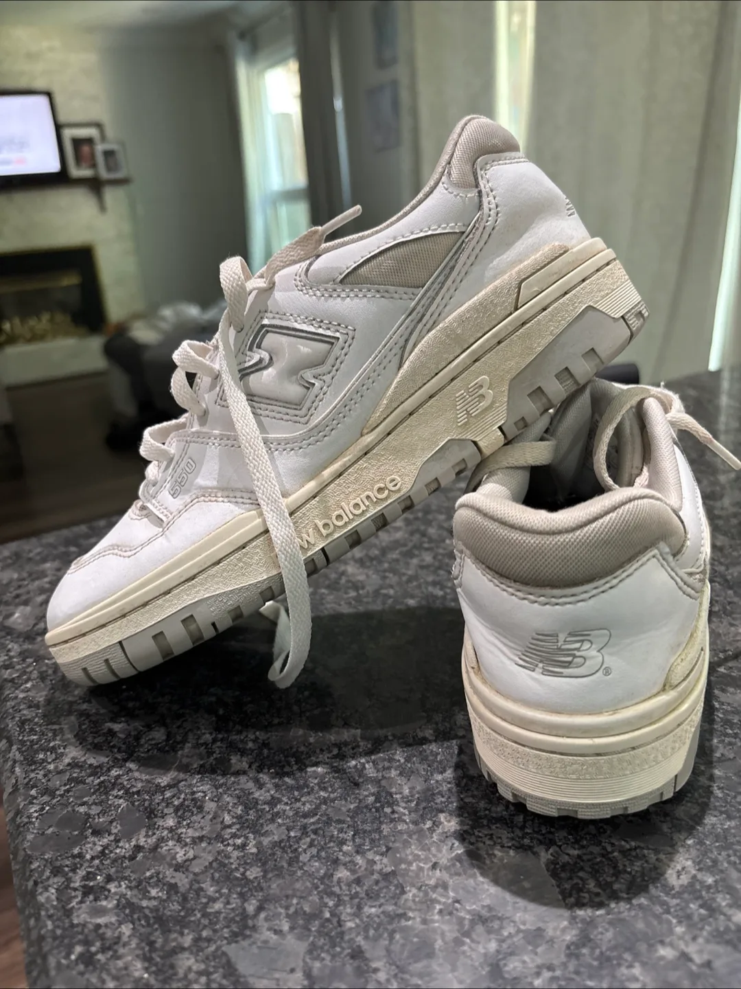 Womens 6.5 New Balance 550 White Sneakers image indicator(3)