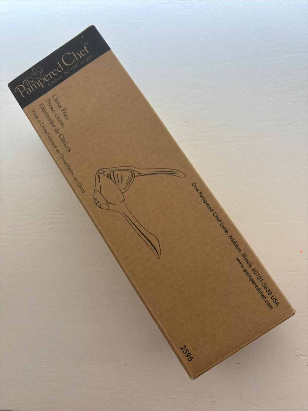 The Pampered Chef Citrus Press - New in Box! thumbnail