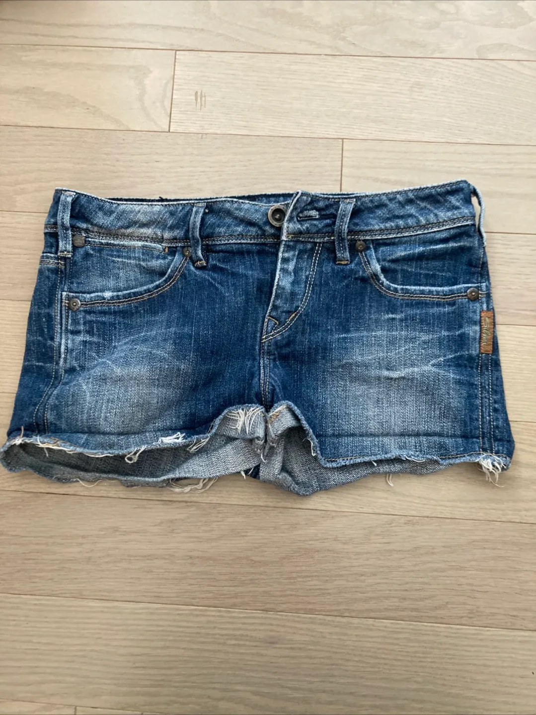 🇨🇦🍁Silver Jeans Co. Denim Shorts thumbnail
