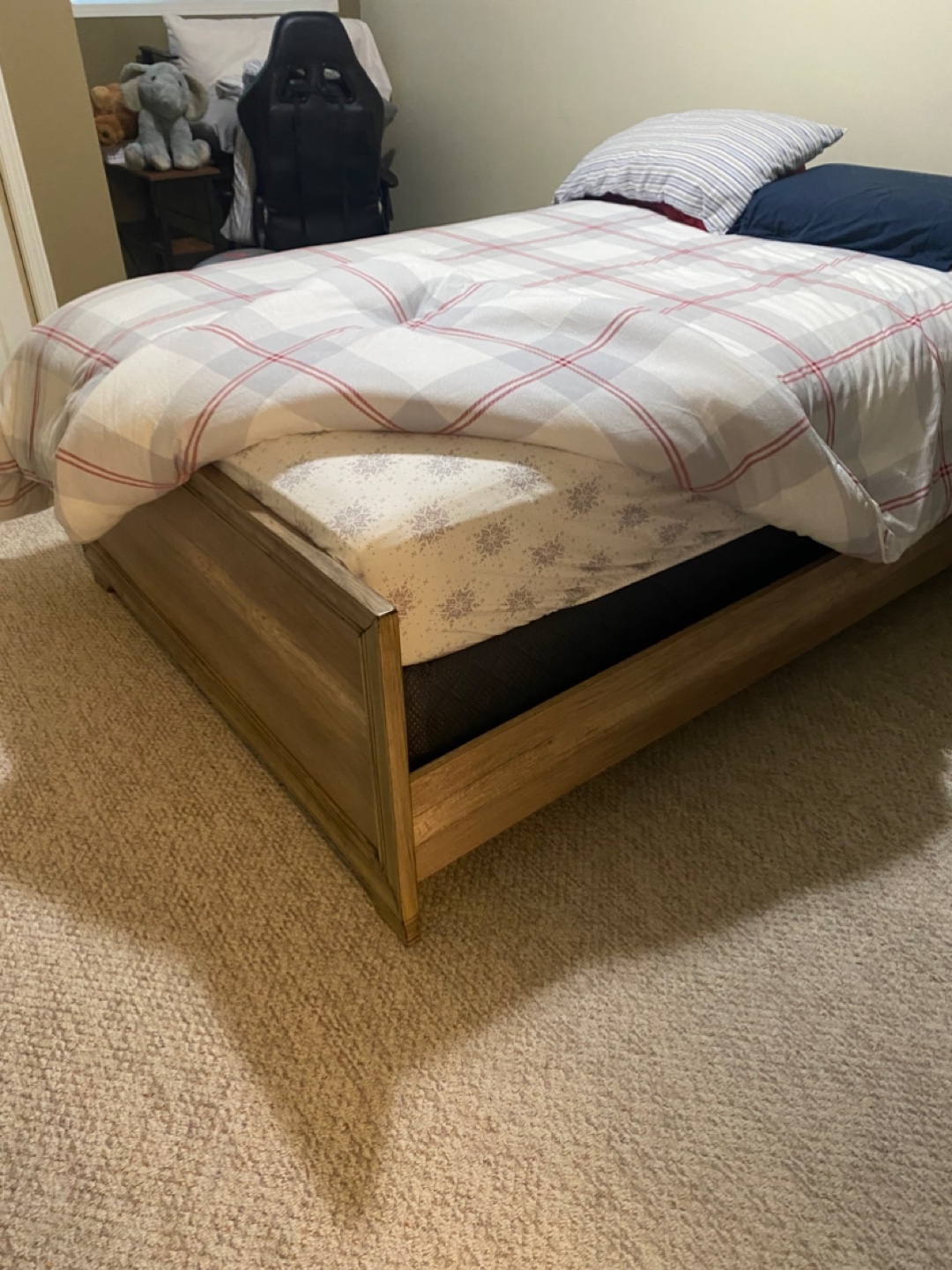 Queen bed