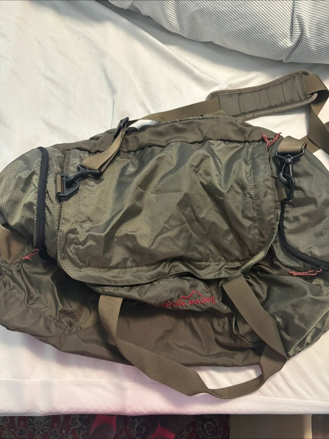 Eddie Bauer Medium Duffle Bag - 57L thumbnail