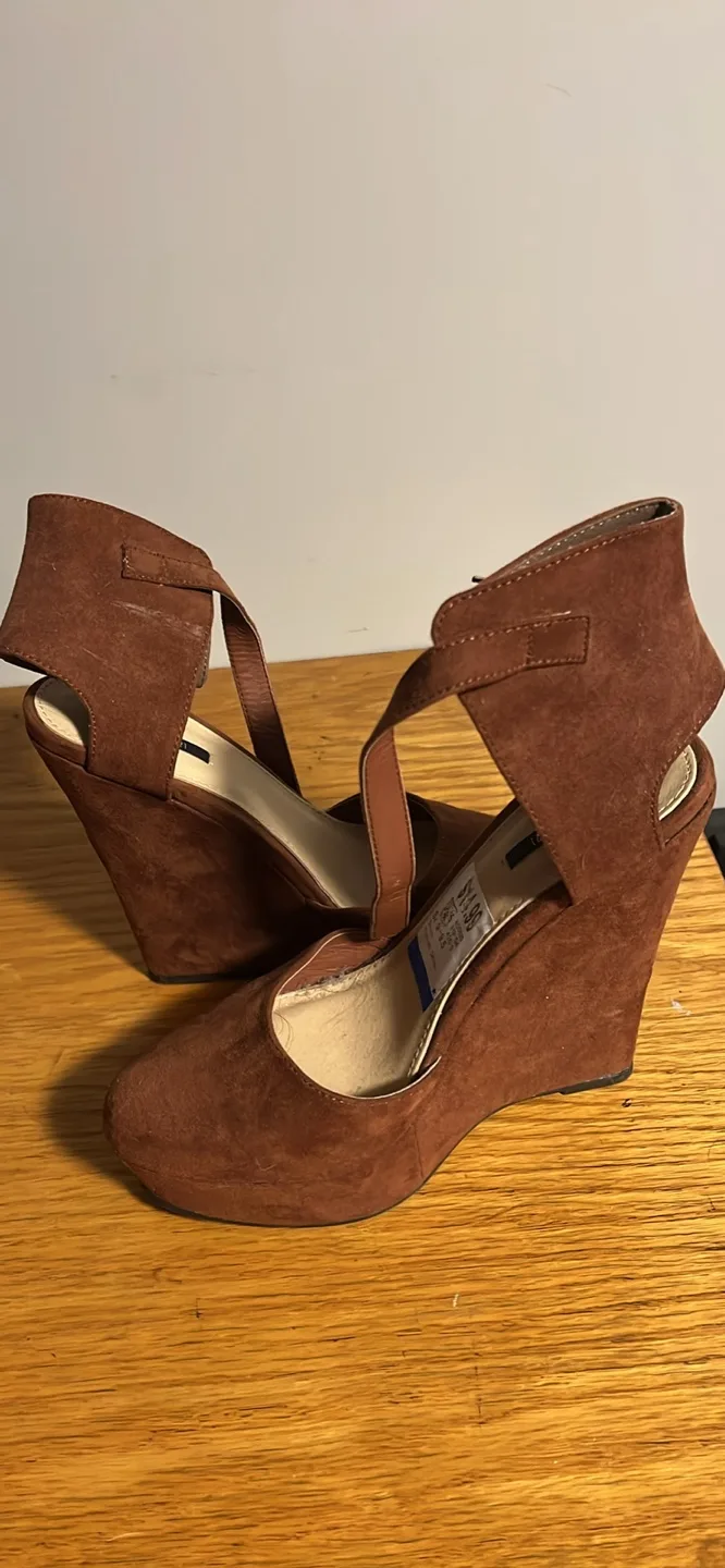 Forever 21 Brown Wedge Heels - Size 9.5 image indicator(2)