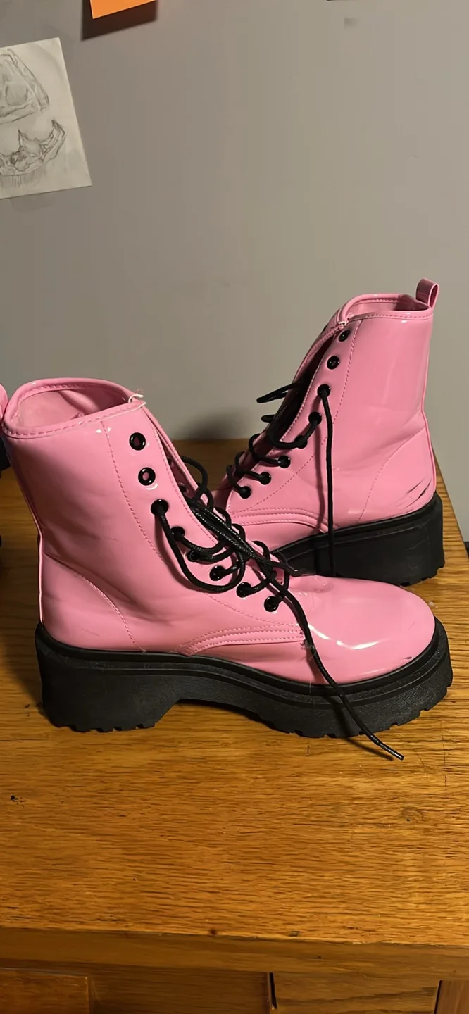 Pink Platform Boots Size 10 image indicator(2)
