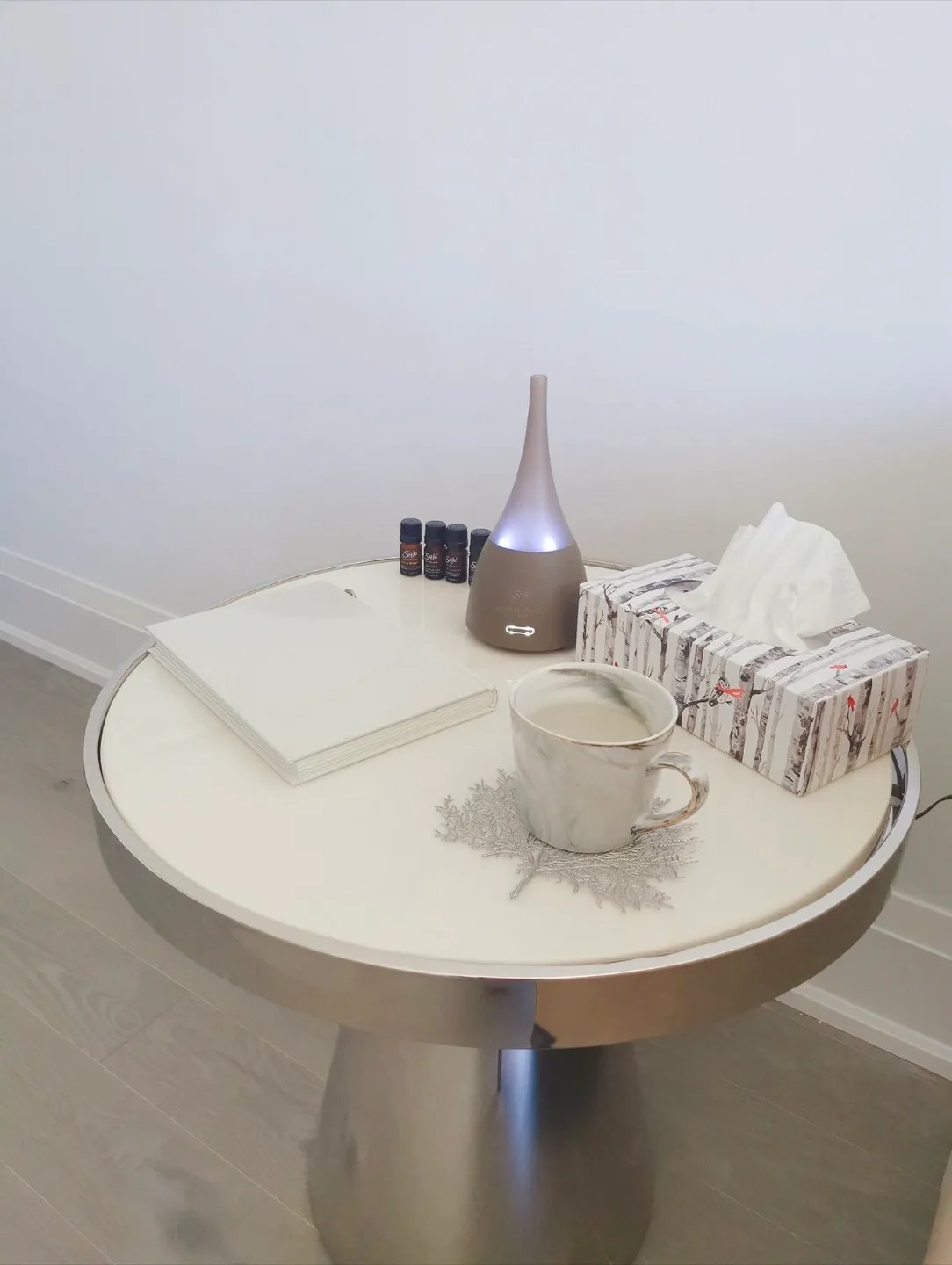 Round Marble Top Side Table image indicator(3)