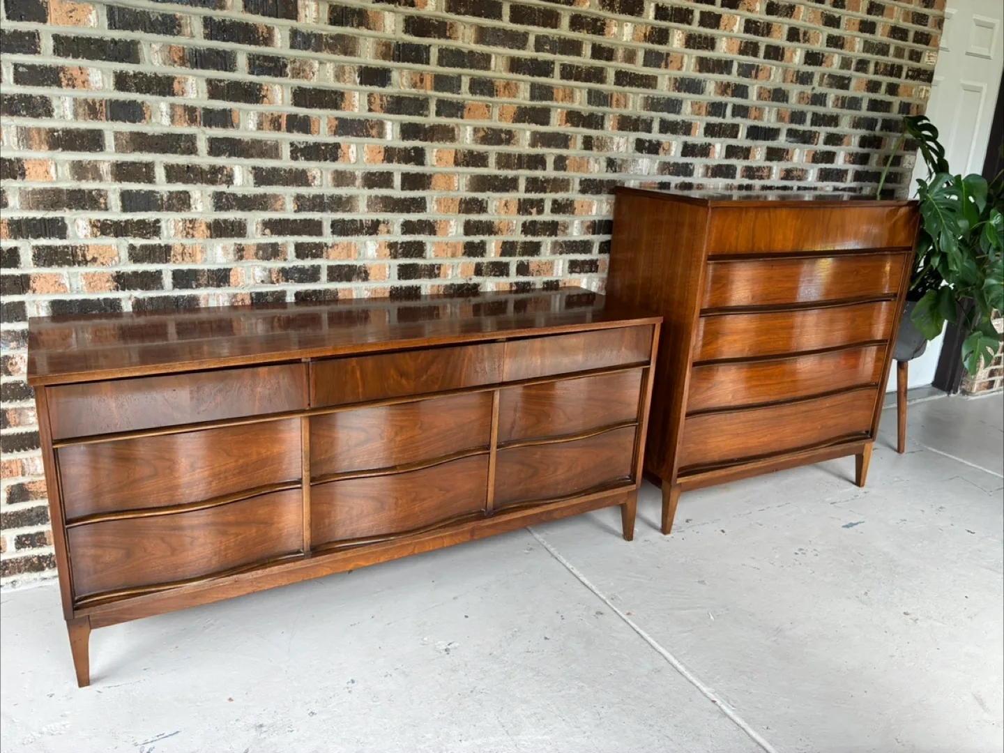 Mid Century Modern Dresser Set (3) thumbnail