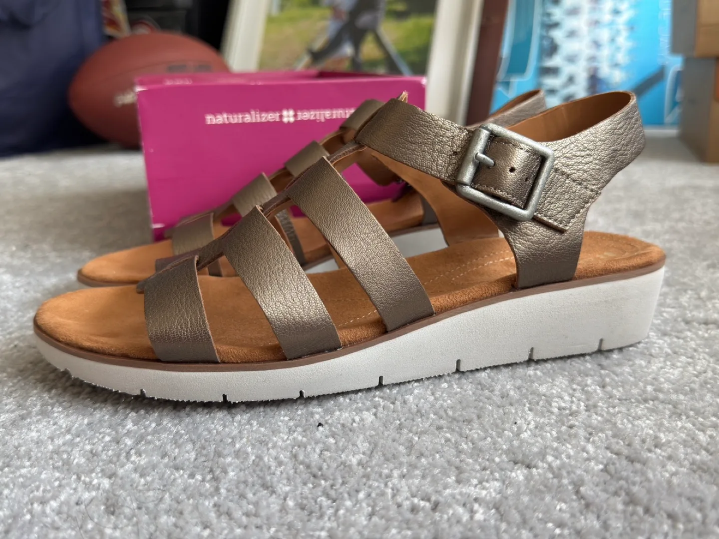 Naturalizer Donna Nickel Alloy Sandals - Size 9.5M image indicator(2)