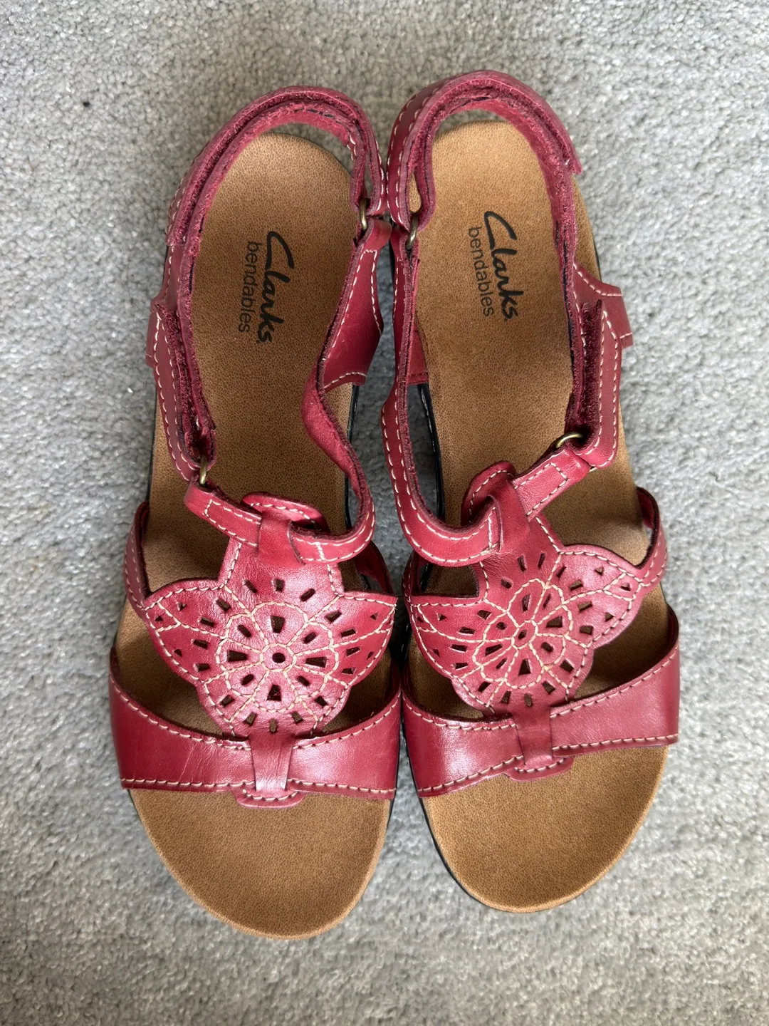 Clarks Leisa Taffy Rouge Sandals - Size 9.5 image indicator(2)