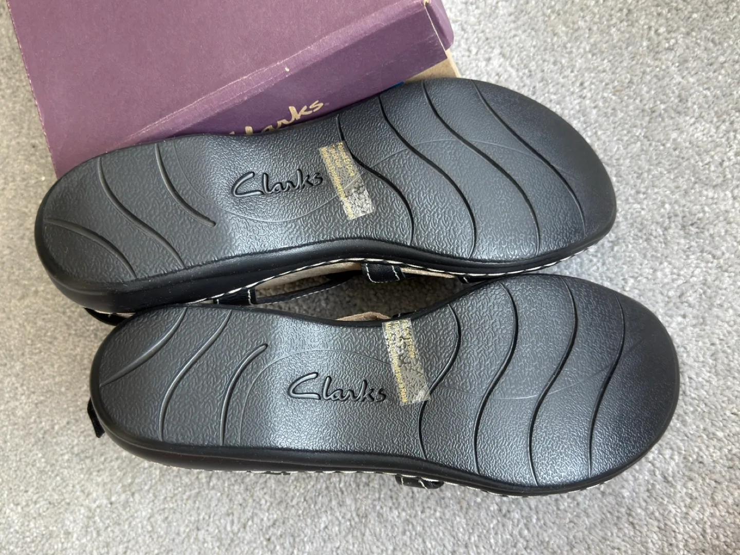 Clarks Leisa Taffy Black Sandals - Size 9.5 image indicator(3)