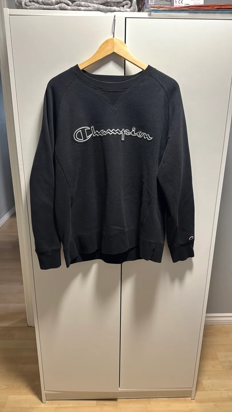Champion Black Crewneck Sweatshirt - XL thumbnail