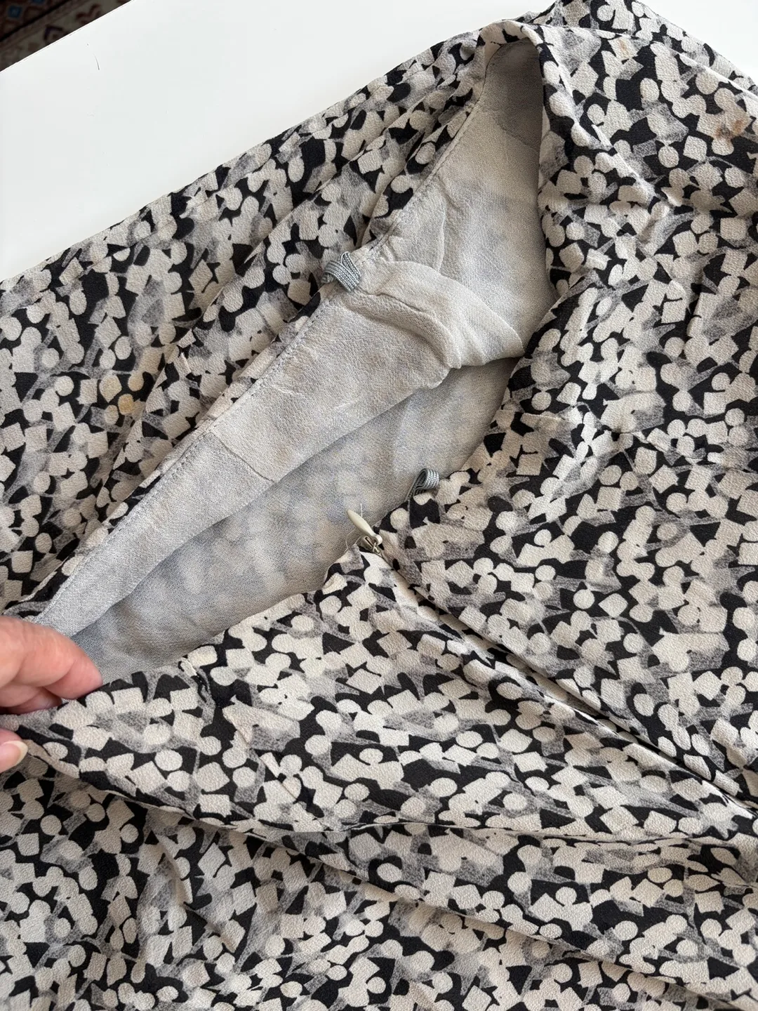 Gorgeous Max Mara Silk Skirt in Excellent Condition! thumbnail