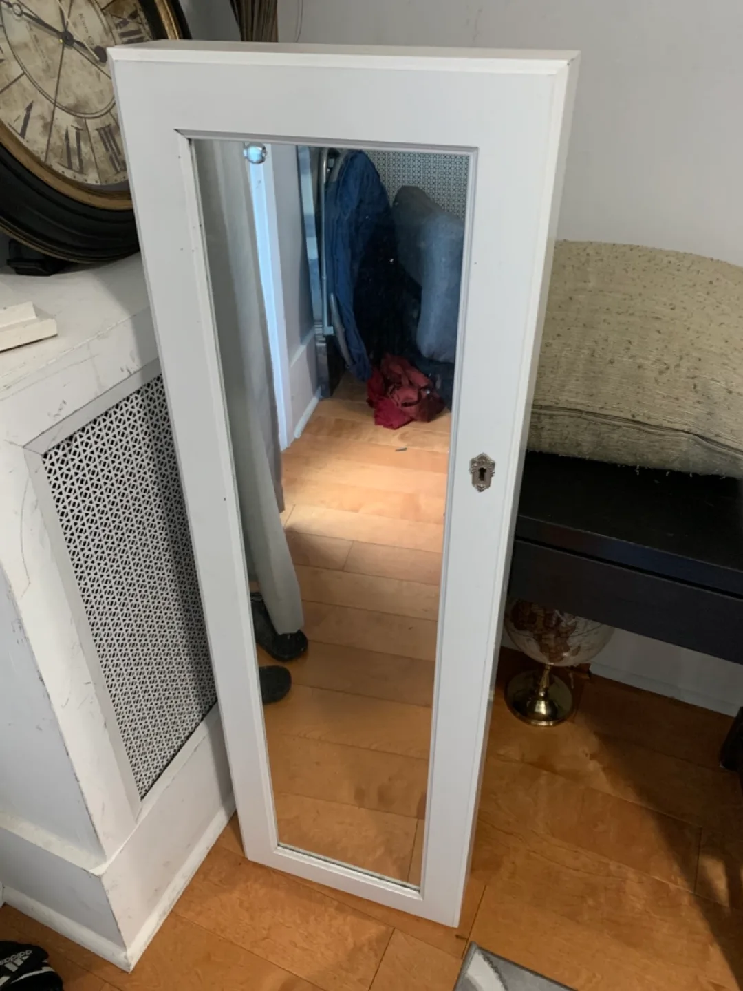 White Mirrored Jewelry Cabinet thumbnail