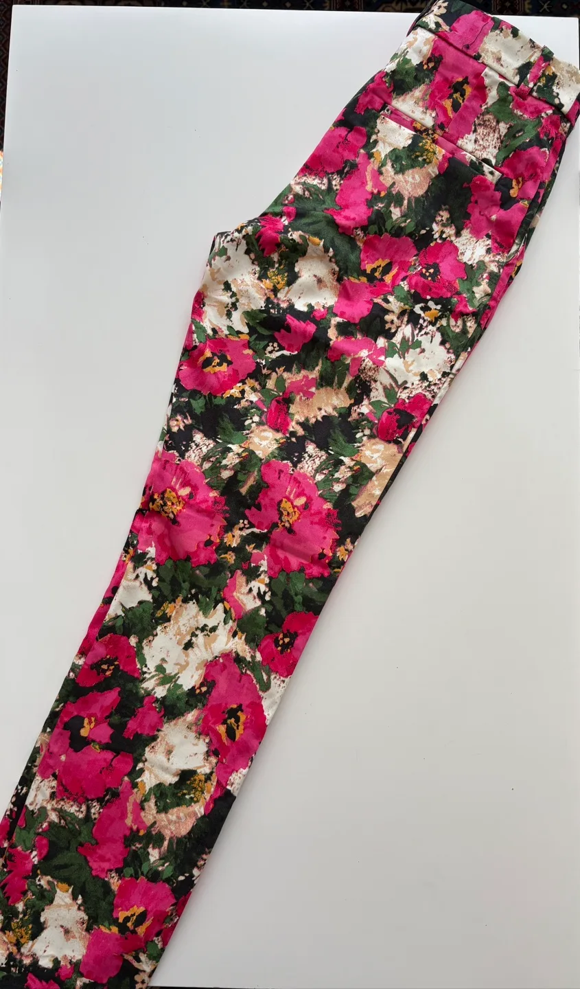 Gorgeous H&M Floral Print Pants, Size 4 image indicator(5)