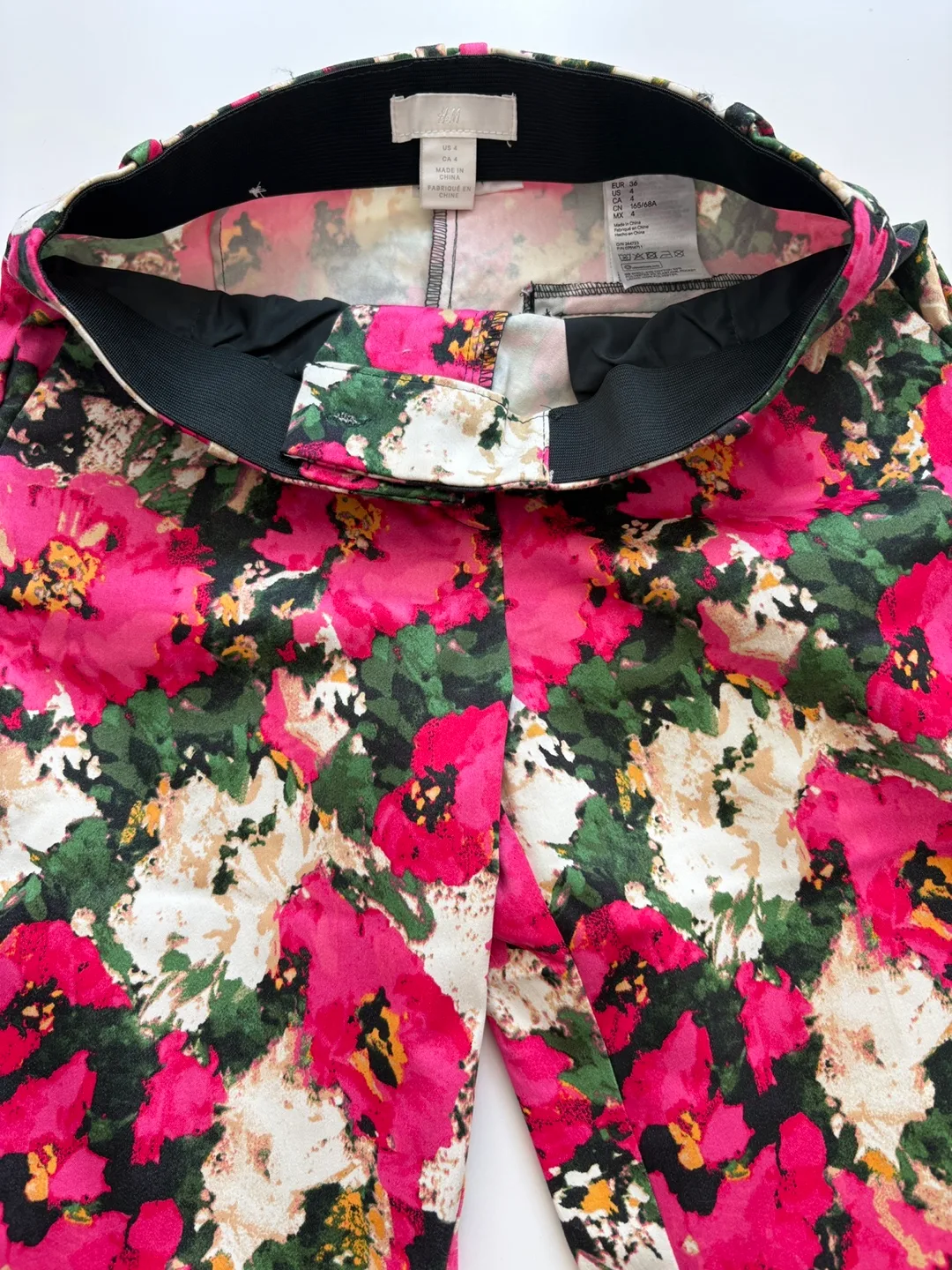 Gorgeous H&M Floral Print Pants, Size 4 image indicator(3)