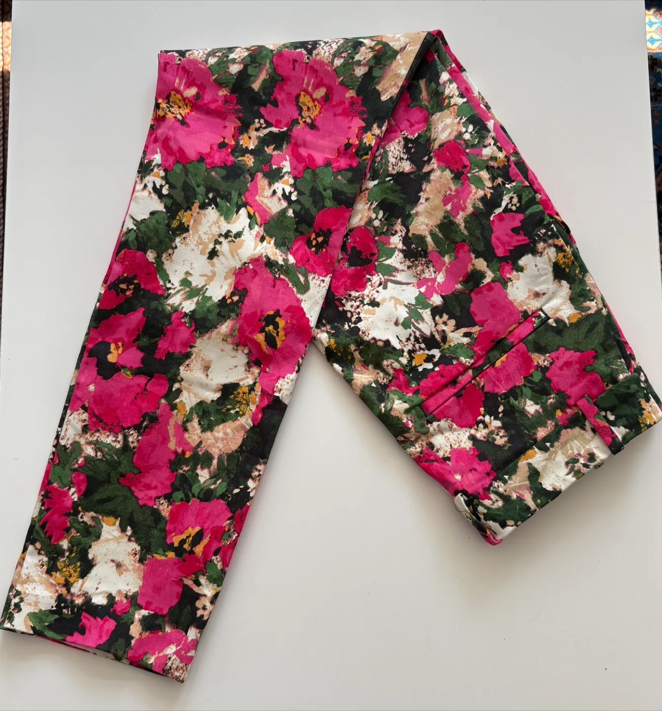 Gorgeous H&M Floral Print Pants, Size 4 image indicator(2)