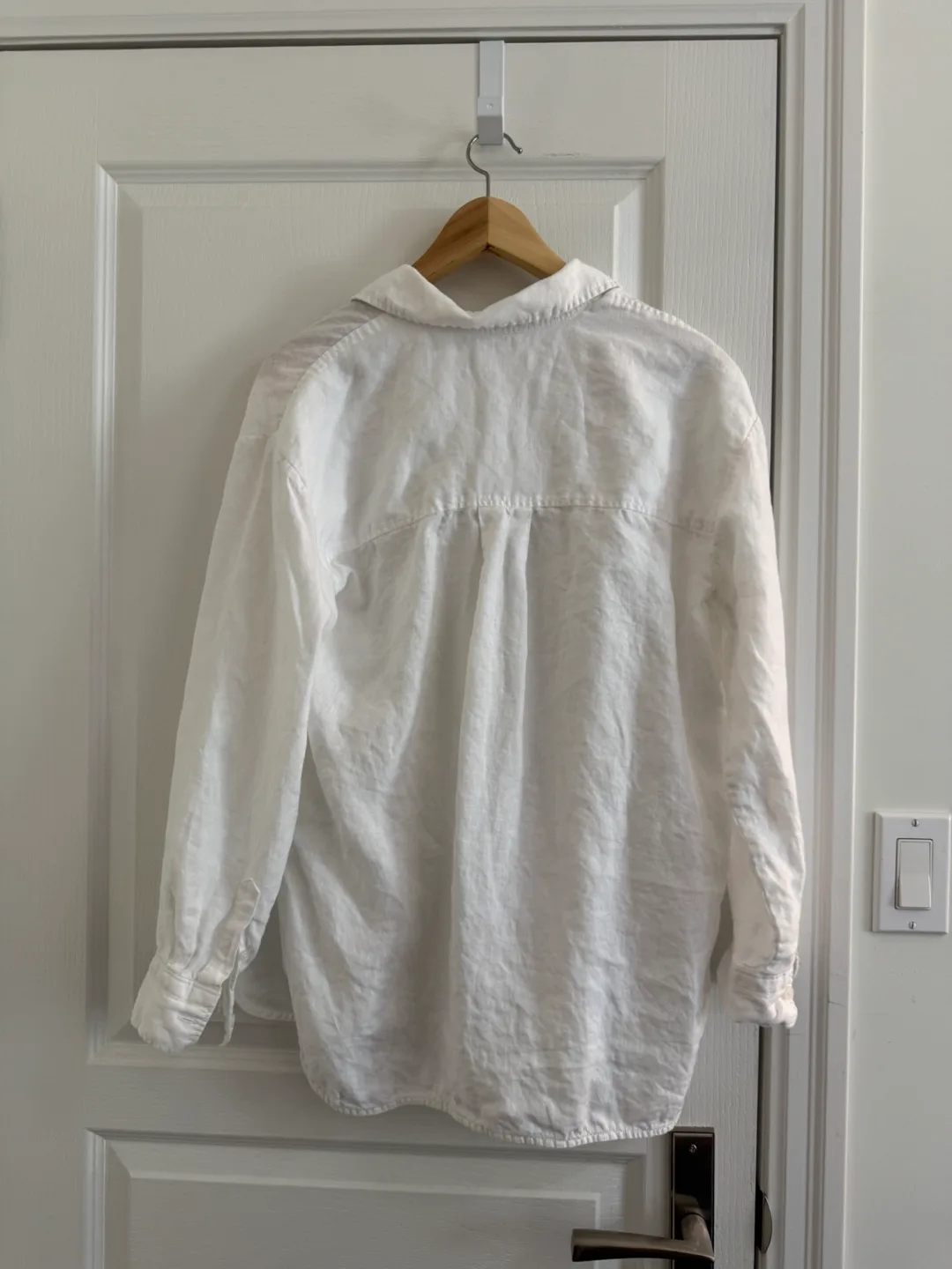 Everlane Linen Shirt - XS image indicator(2)