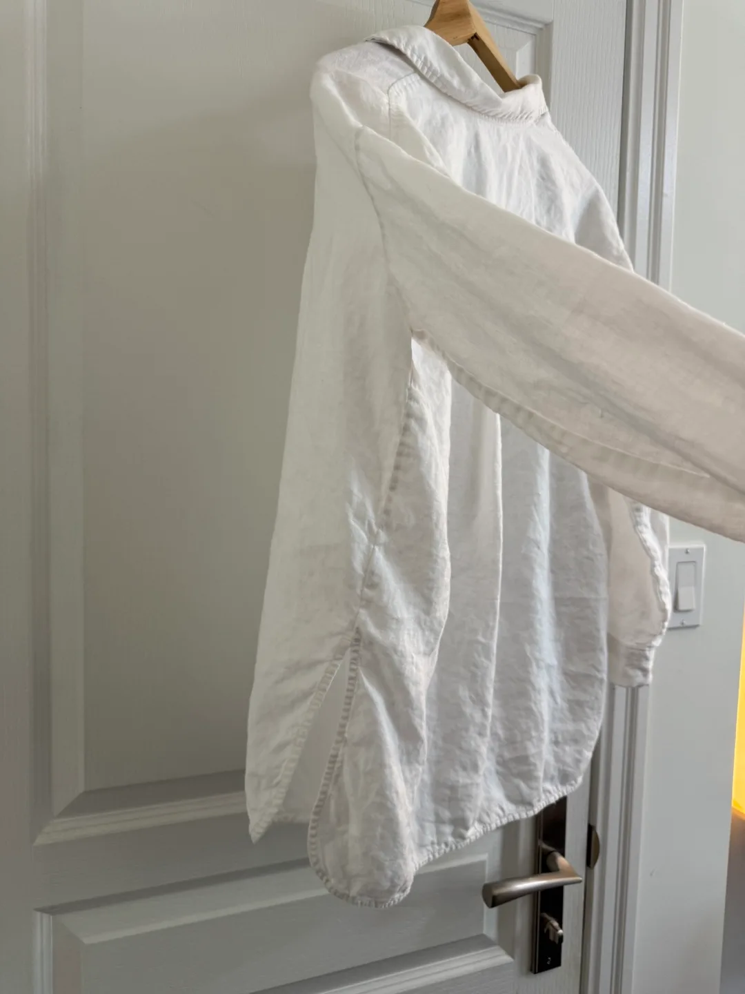 Everlane Linen Shirt - XS image indicator(4)