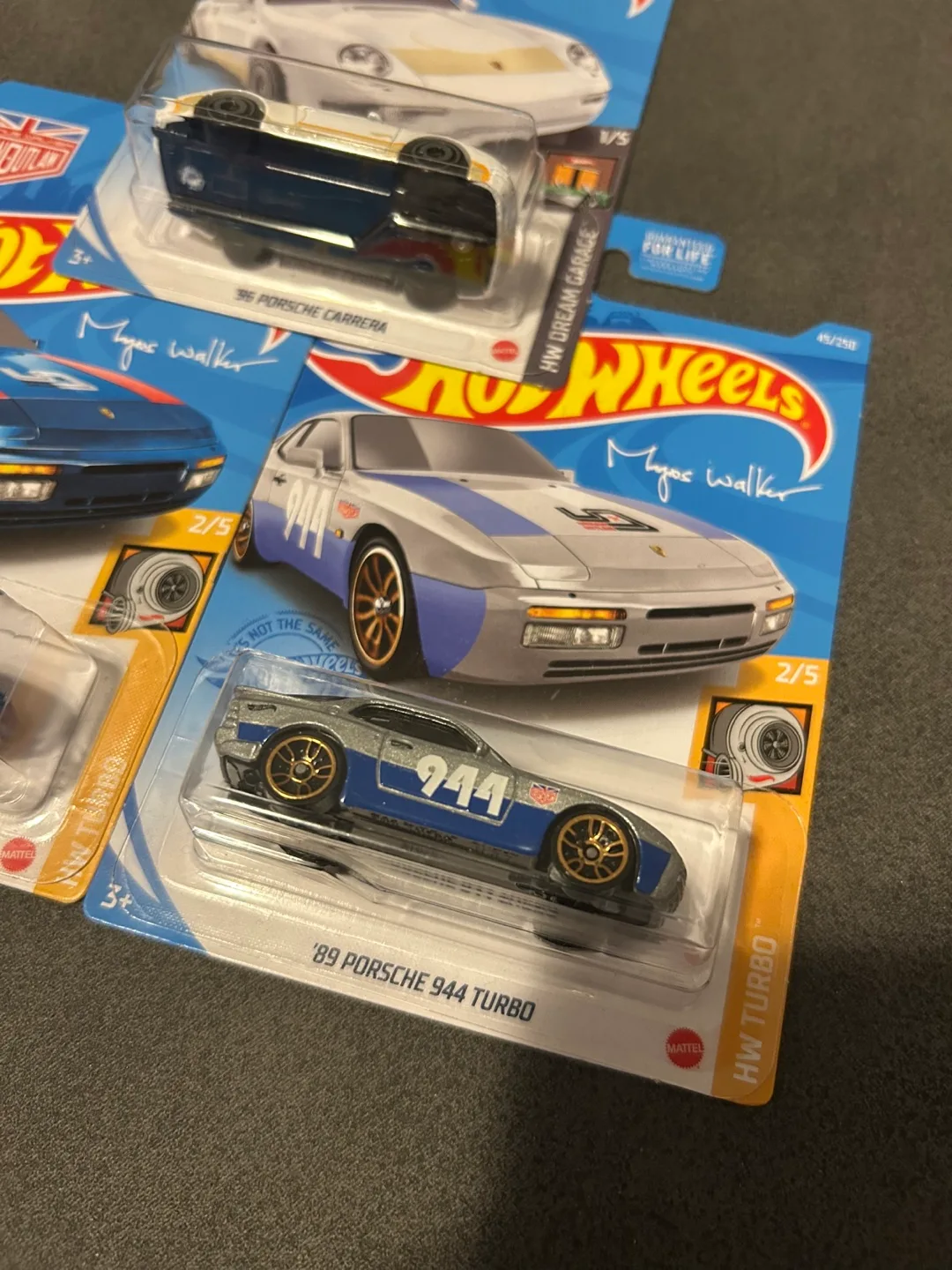 Hot Wheels Porsche '89 944 Turbo & '96 Carrera image indicator(3)