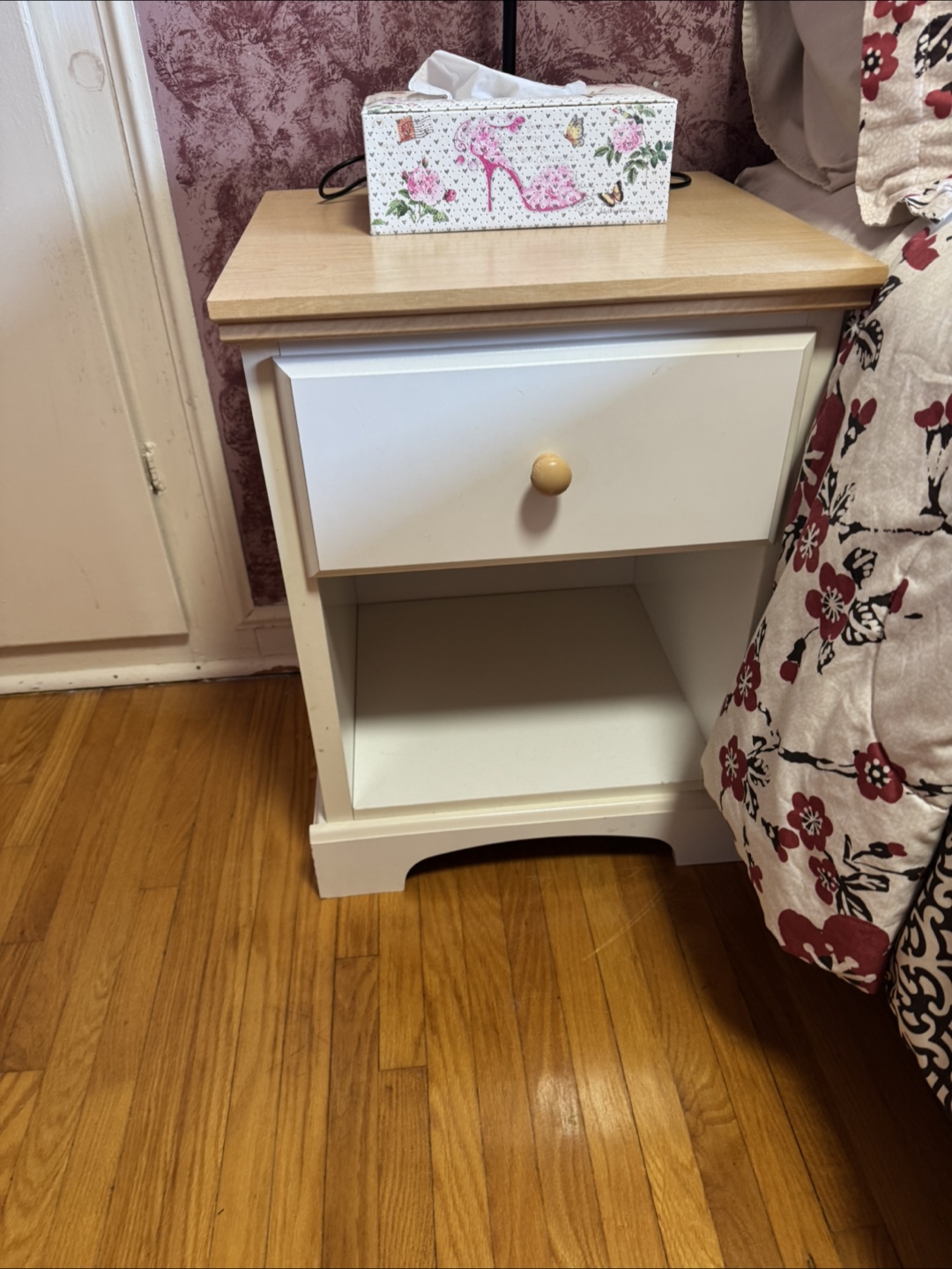 White & Light Wood Nightstand - photo 2