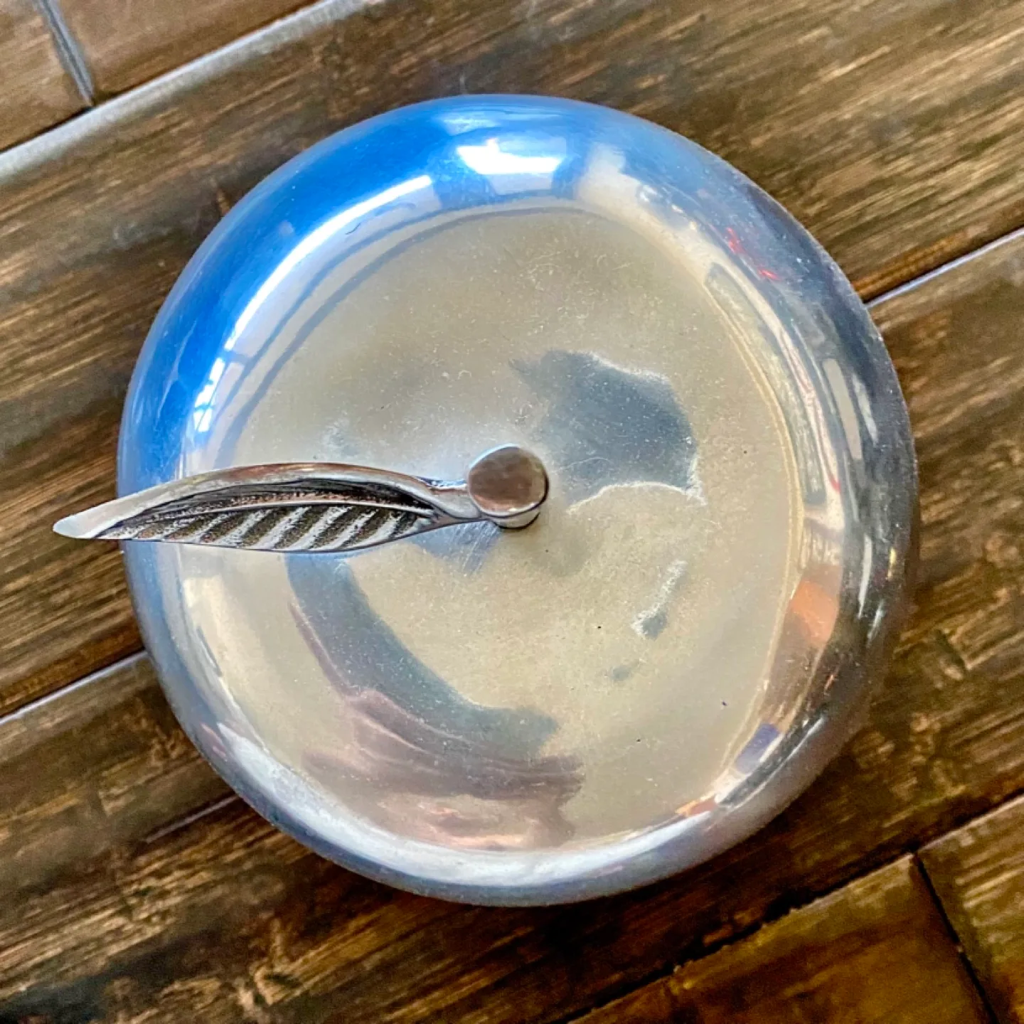 Silver/Chrome BIG APPLE SCULPTURE image indicator(2)