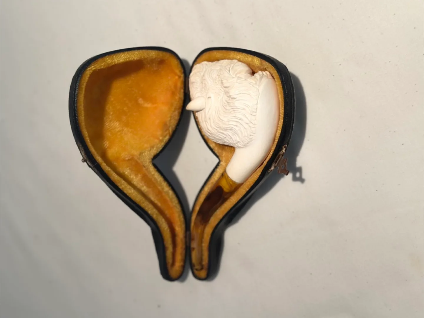 Lion Head Smoking Pipe with Case thumbnail