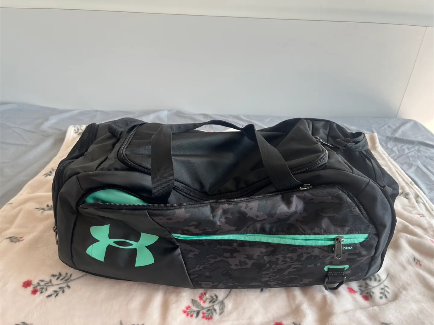 [Move-out sale] Under Armour Black Duffle Bag thumbnail