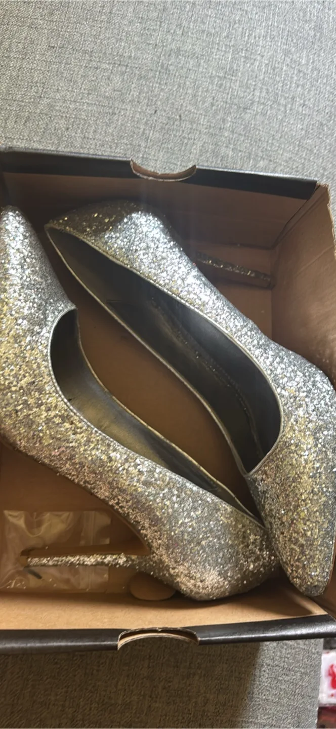 Silver Heels - Size 11 thumbnail