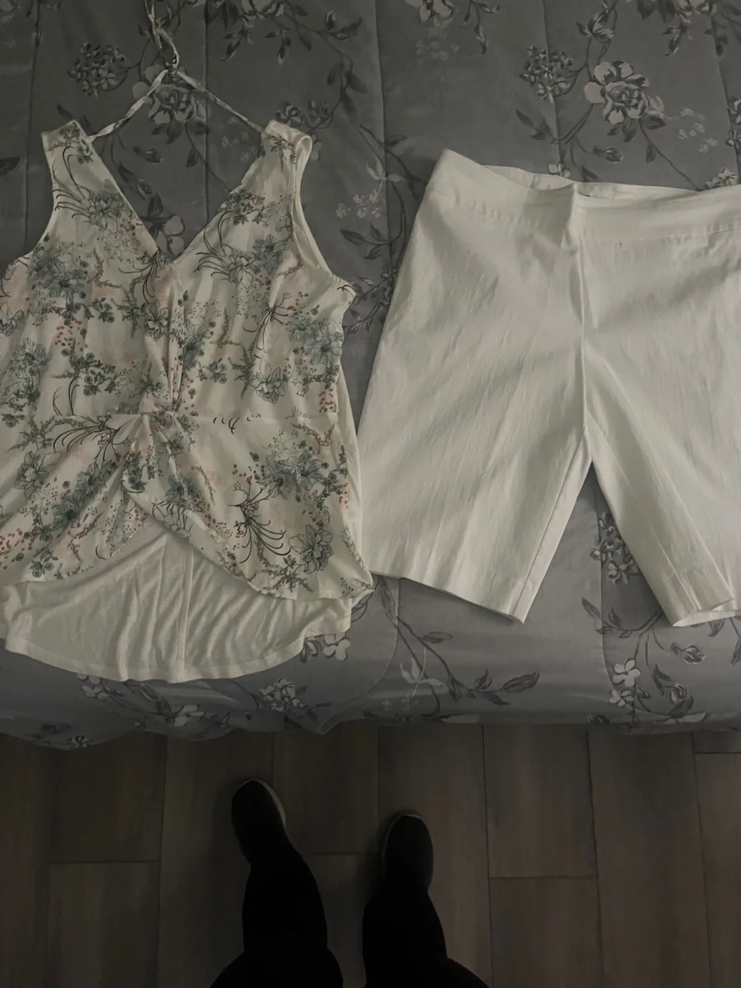 Summer outfit size large thumbnail