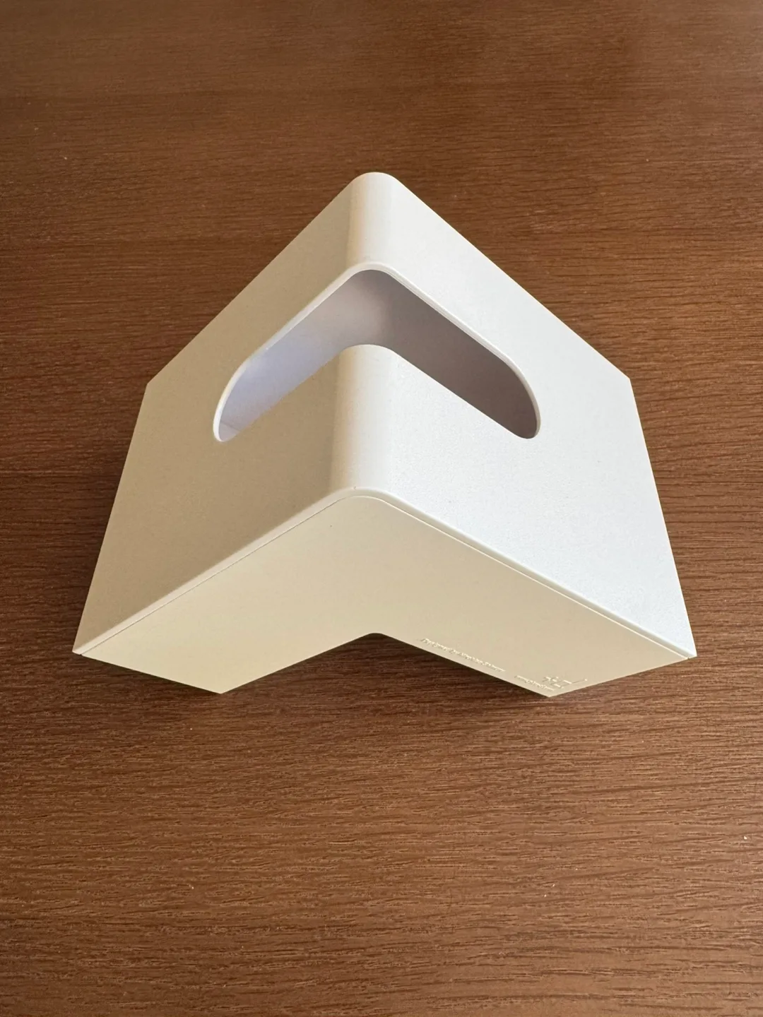 Designer Kleenex dispenser in White thumbnail