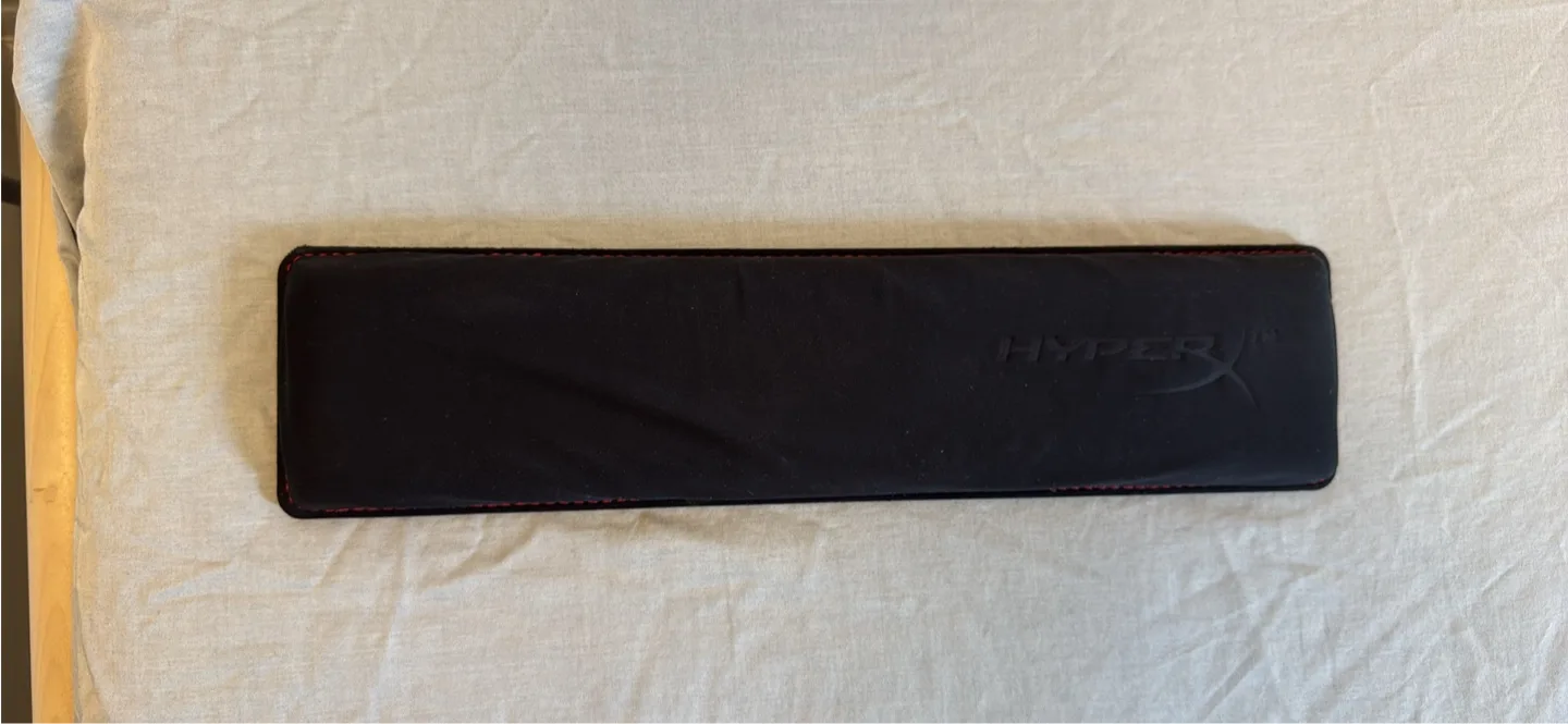 HyperX Wrist Rest – Tenkeyless – Cooling Gel – Memory Foam thumbnail