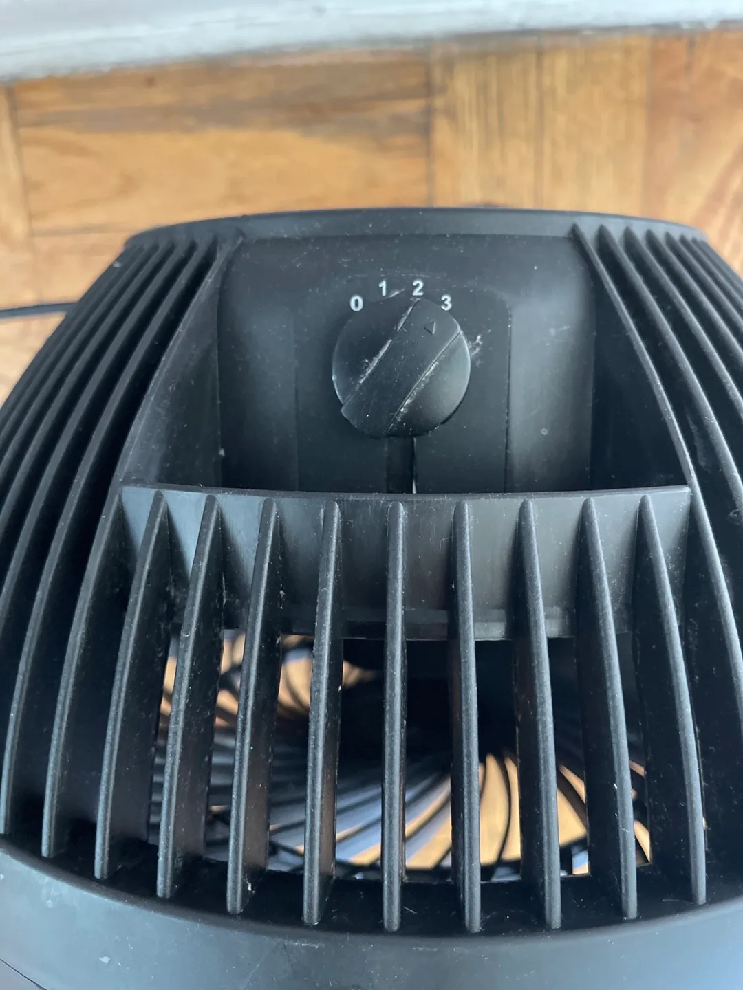 AmazonBasics Black Fan image indicator(2)