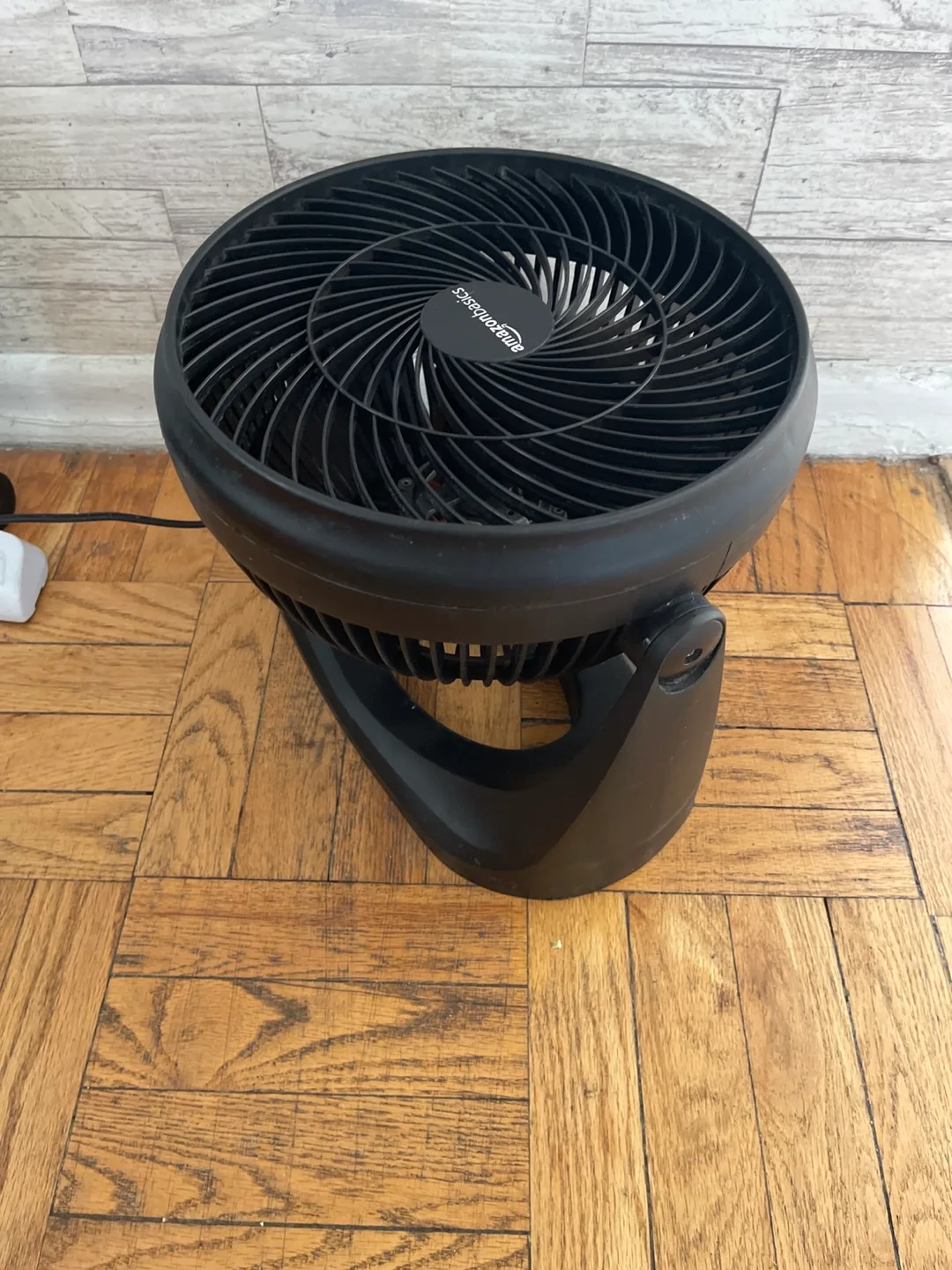 AmazonBasics Black Fan image indicator(3)