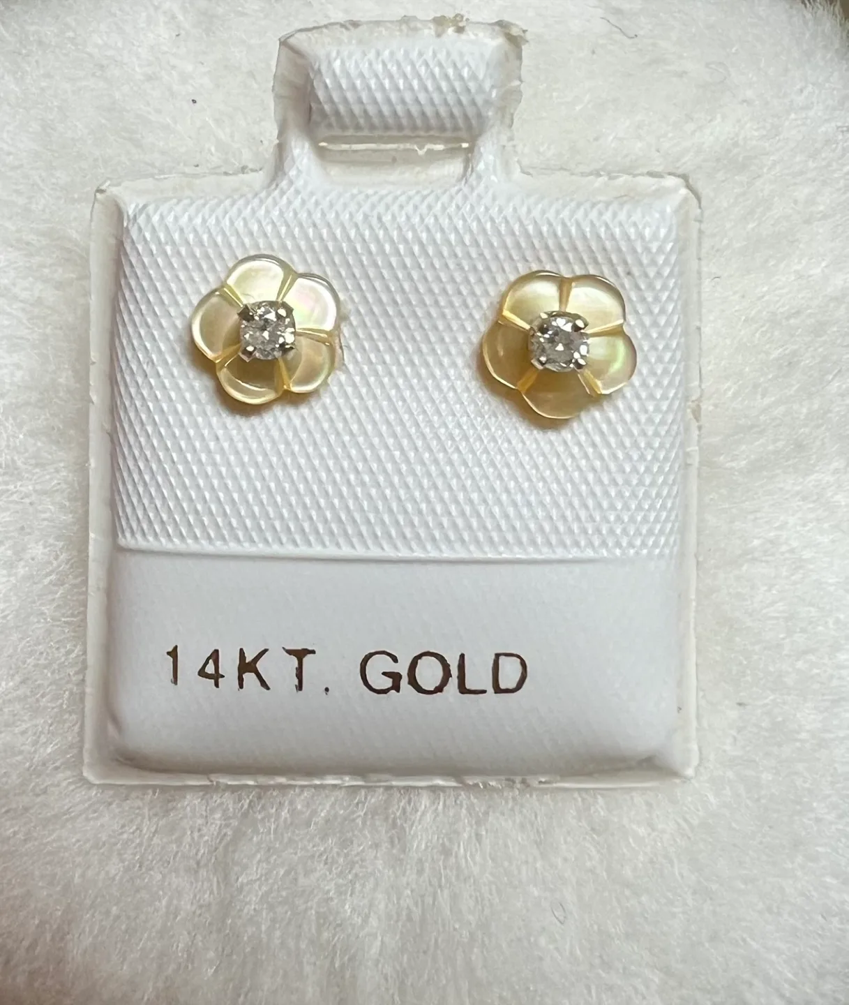 New 14K Gold Flower Diamond Earrings thumbnail