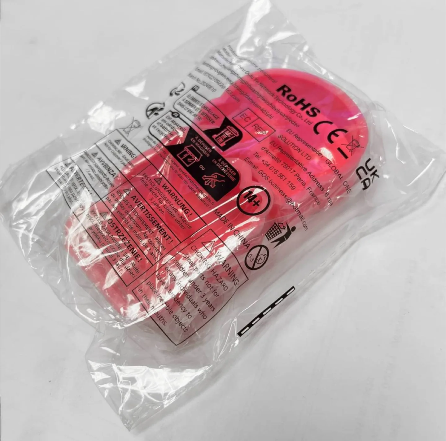 Hello kitty fruit mold cutters. Cute for parties and kids image indicator(4)