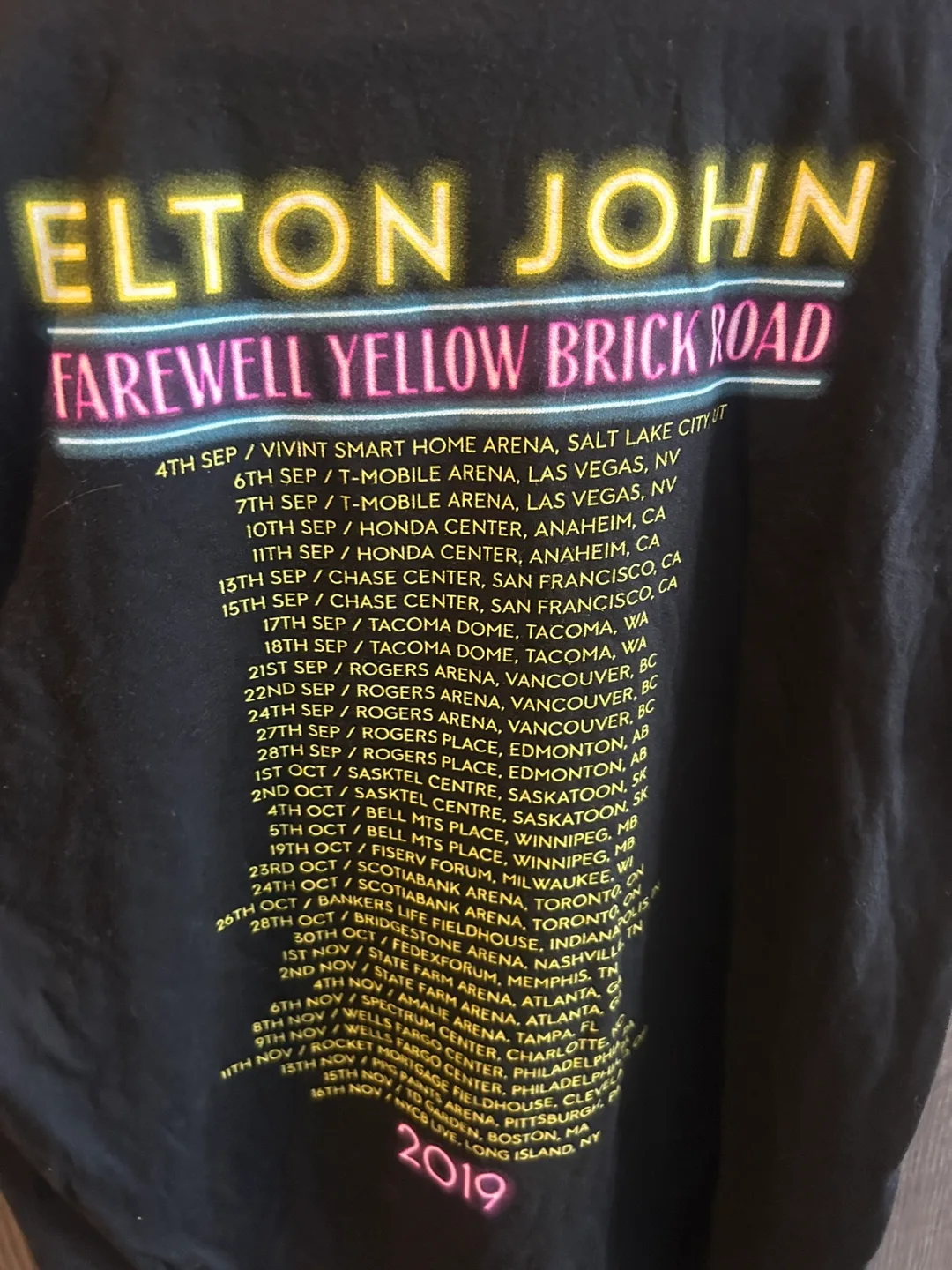 Elton John Farewell Tour T-Shirt -Med- Brand new image indicator(4)