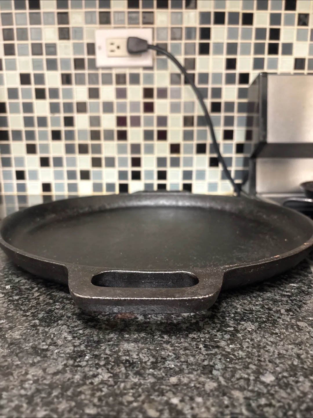 Cast Iron Pizza Pan image indicator(2)