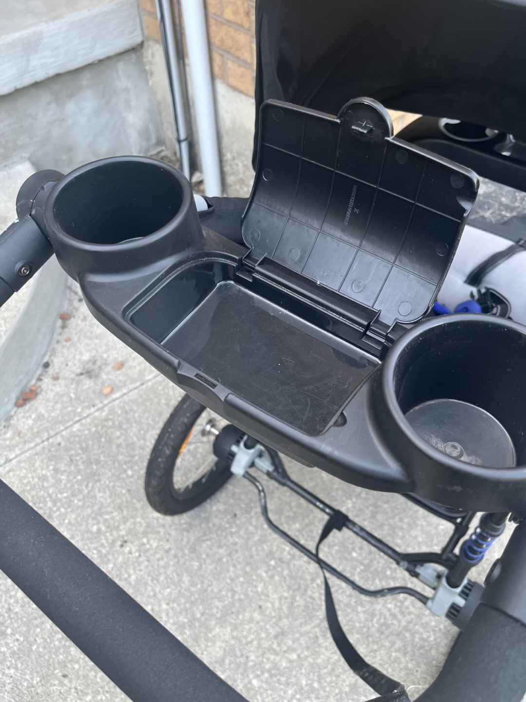 Schwinn Jogging Stroller - Black/Grey - photo 4
