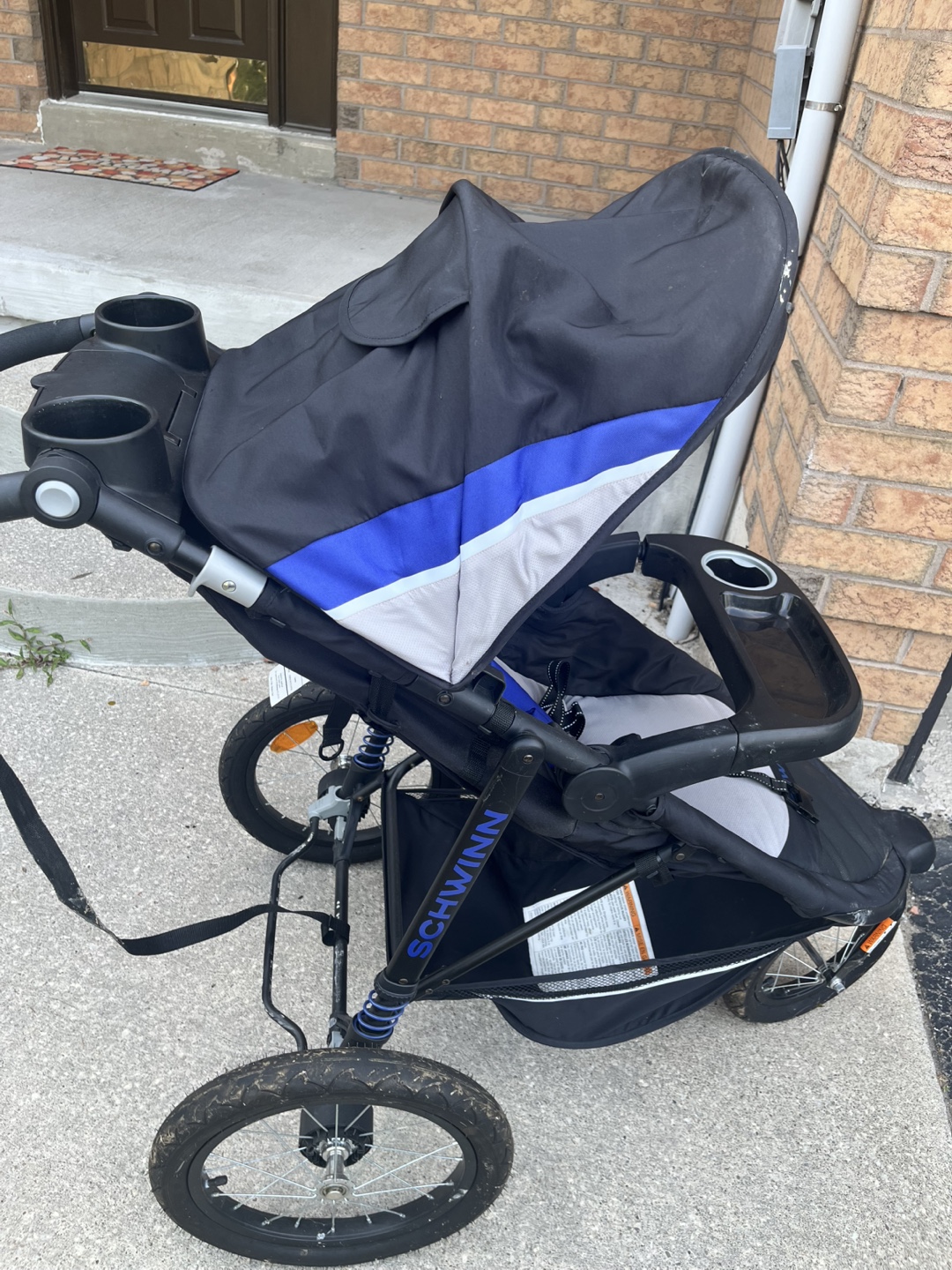 Schwinn Jogging Stroller - Black/Grey - photo 3