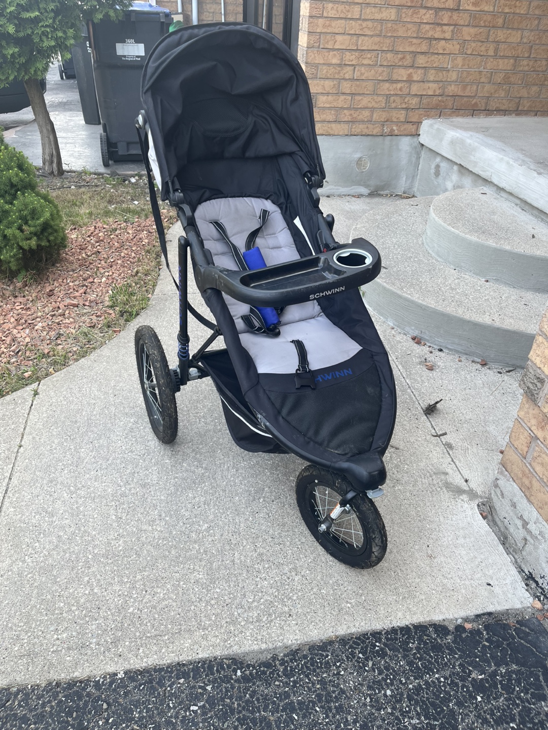 Schwinn Jogging Stroller - Black/Grey