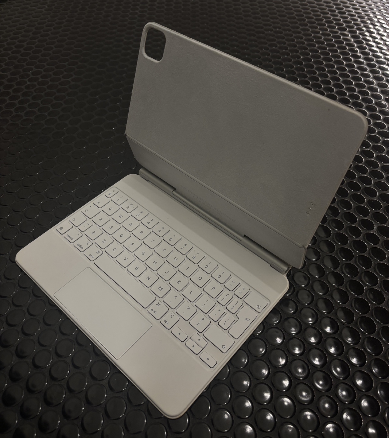 Apple 11” Magic Keyboard - photo 2
