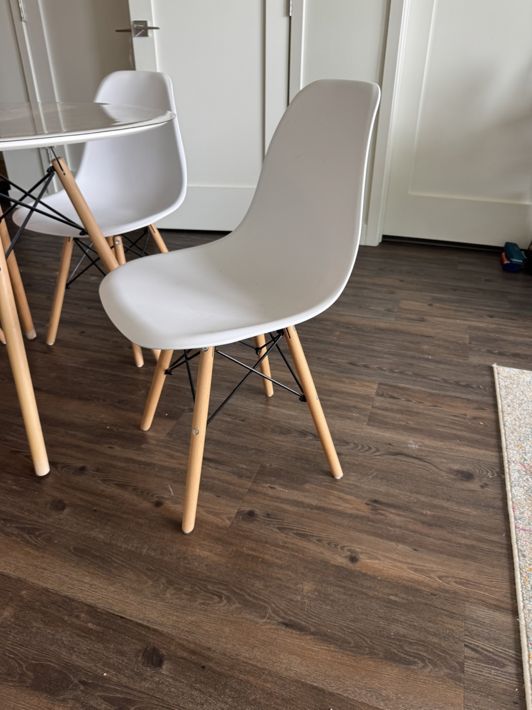 32” Round dining table + four chairs - photo 4