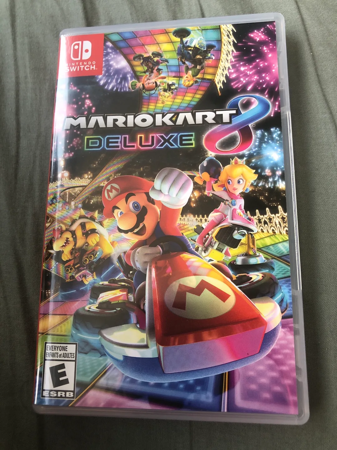 Mario Kart 8 Deluxe - Nintendo Switch Game thumbnail